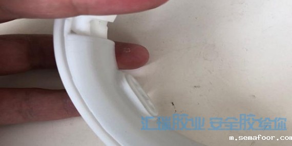 汇瑞弹性硅胶胶水在颈部按摩仪中的应用