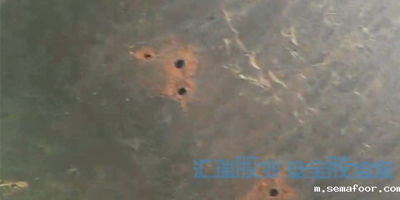 铁管出现砂眼了怎么办？汇瑞铁质修补剂来帮忙