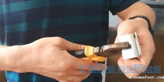 铝板粘铝板用什么胶水？用汇瑞耐100度高温结构胶