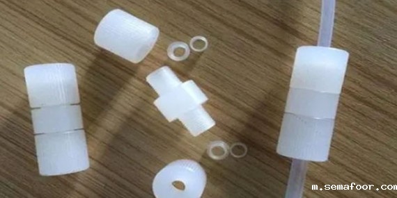 HR-735pp粘塑料胶水解决了透明度不高还发硬的问题