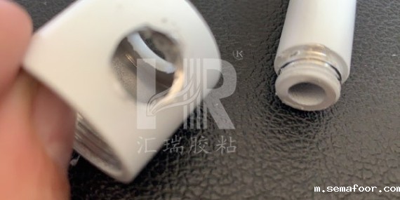 是否有既能防水又能耐300度高温的胶粘剂？