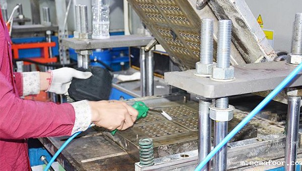 硅胶包金属胶水