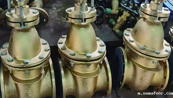 化工法兰螺丝锁紧用什么胶？