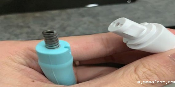 汇瑞460瞬干胶帮助客户解决金属套接ABS发白问题-瞬干胶厂家