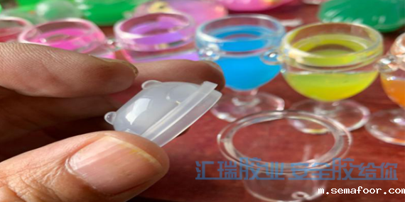 pp塑料胶水帮助义乌工艺品公司解决pp和亚克力粘接发白的难题