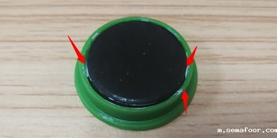 使用瞬间胶粘剂之后为什么边缘会出现发白现象？